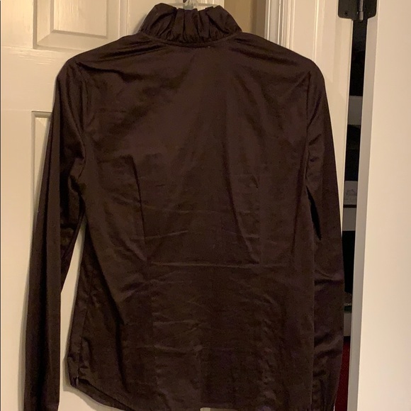 Elizabeth McKay cotton blouse. - Picture 5 of 5